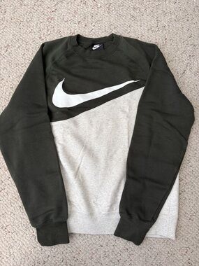 Nike Two-Tone Olive Green and Light Gray Swoosh Crewneck